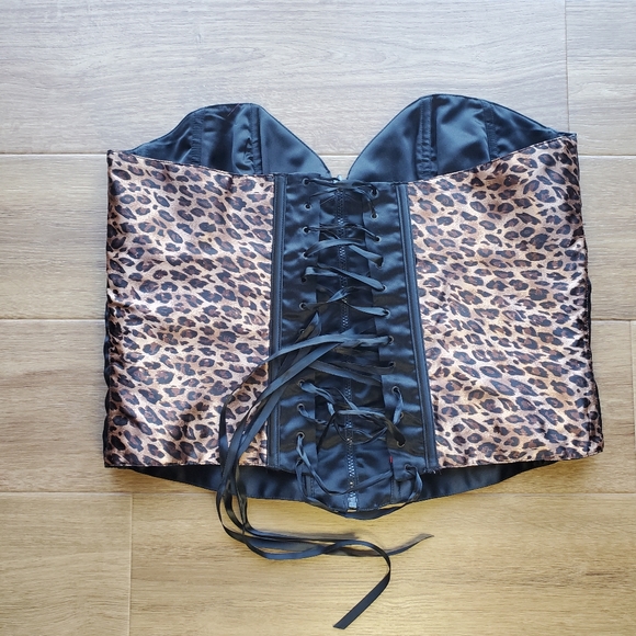 Shirley Of Hollywood Women's Plus-Size Satin Reversible Corset Top - Picture 6 of 7